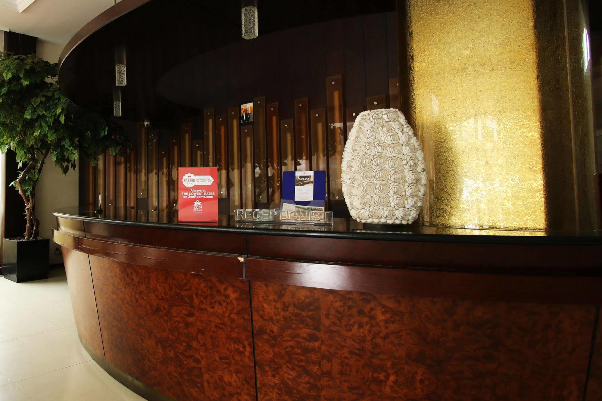 Zen Rooms Grand Hotel Lembang Buitenkant foto
