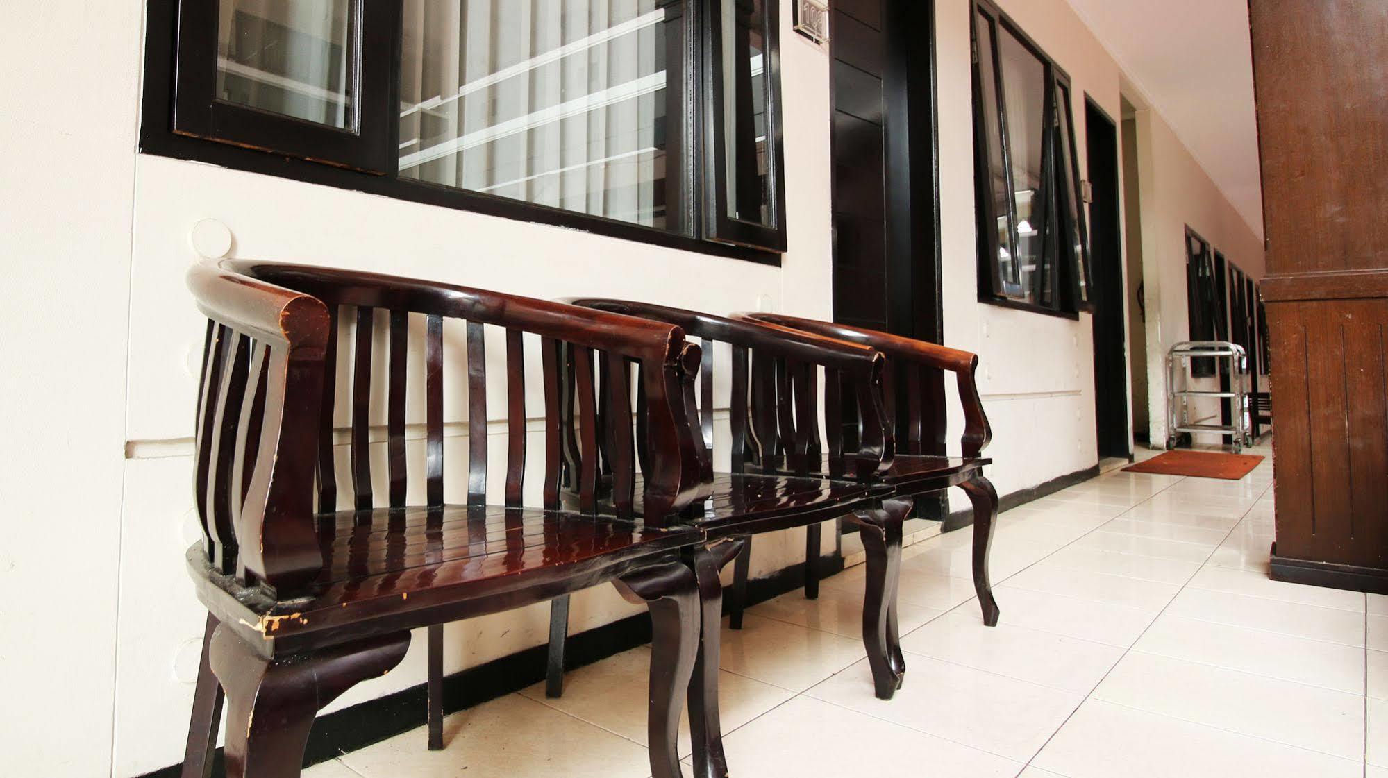 Zen Rooms Grand Hotel Lembang Buitenkant foto